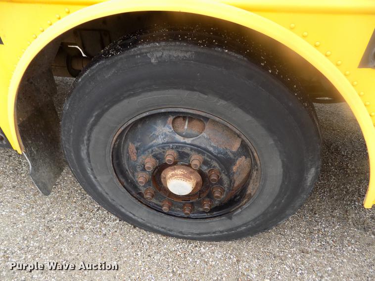 image for item DB9070 1995 Thomas Built Saf-T-Liner MVP EF school bus