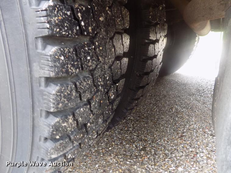 image for item DB9070 1995 Thomas Built Saf-T-Liner MVP EF school bus