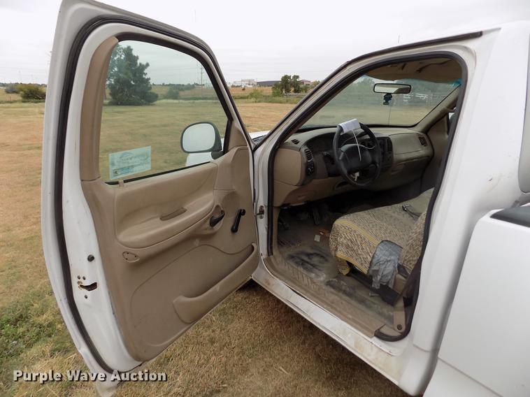 image for item DB9075 1998 Ford F150 XL pickup truck