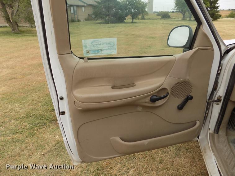 image for item DB9075 1998 Ford F150 XL pickup truck