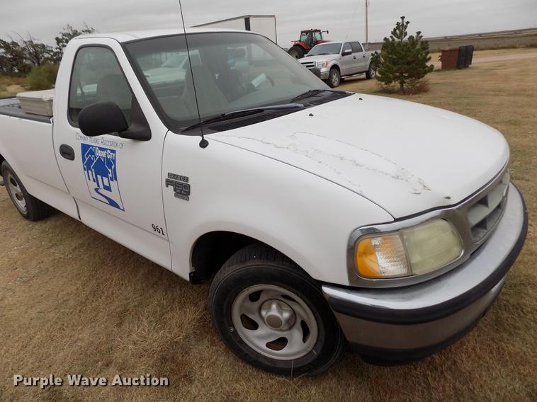 image for item DB9075 1998 Ford F150 XL pickup truck