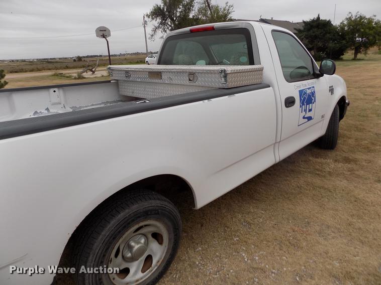 image for item DB9075 1998 Ford F150 XL pickup truck