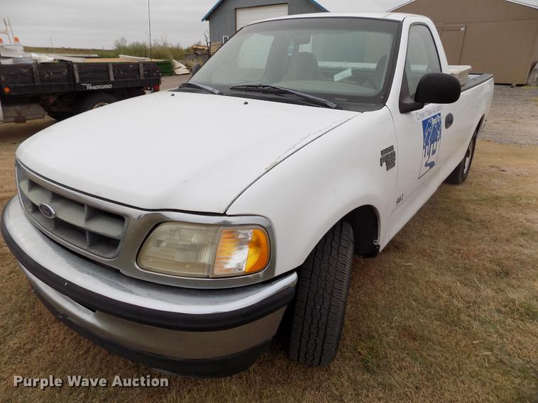 image for item DB9075 1998 Ford F150 XL pickup truck