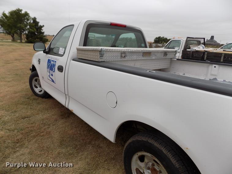 image for item DB9075 1998 Ford F150 XL pickup truck