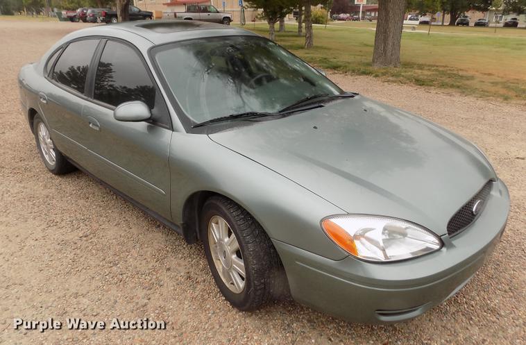 image for item DB9098 2005 Ford Taurus SEL