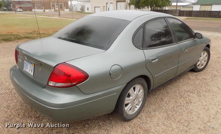 image for item DB9098 2005 Ford Taurus SEL