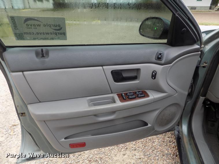 image for item DB9098 2005 Ford Taurus SEL