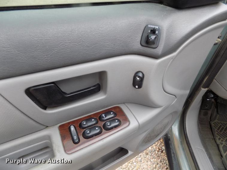 image for item DB9098 2005 Ford Taurus SEL