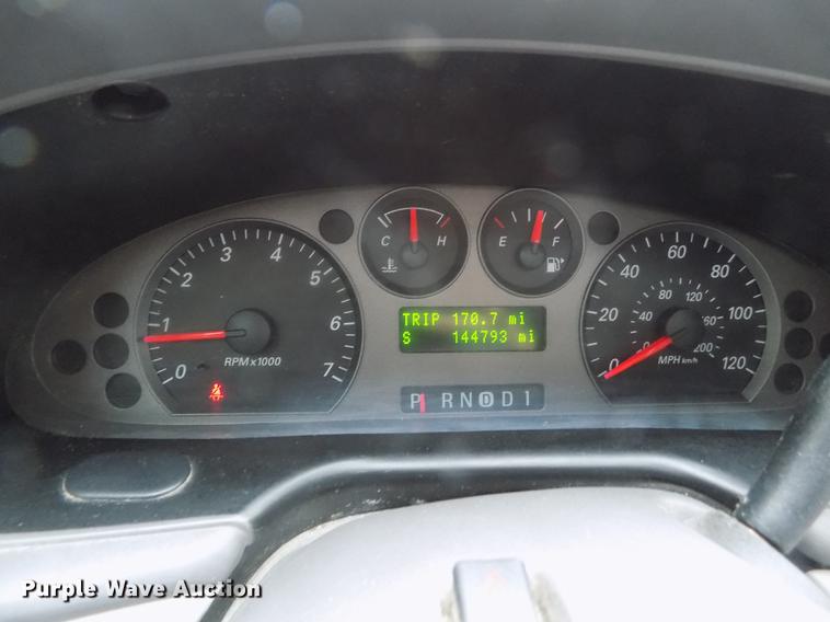 image for item DB9098 2005 Ford Taurus SEL