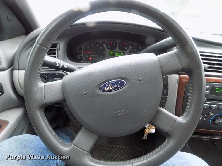 image for item DB9098 2005 Ford Taurus SEL