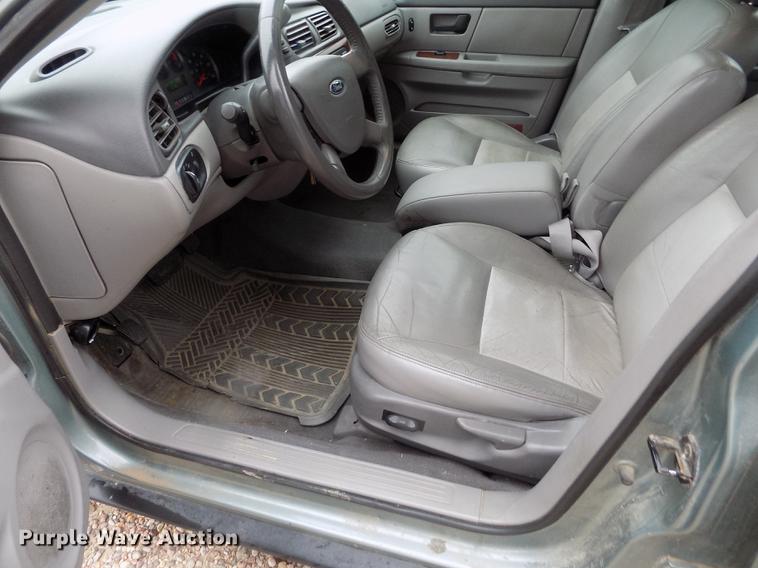 image for item DB9098 2005 Ford Taurus SEL