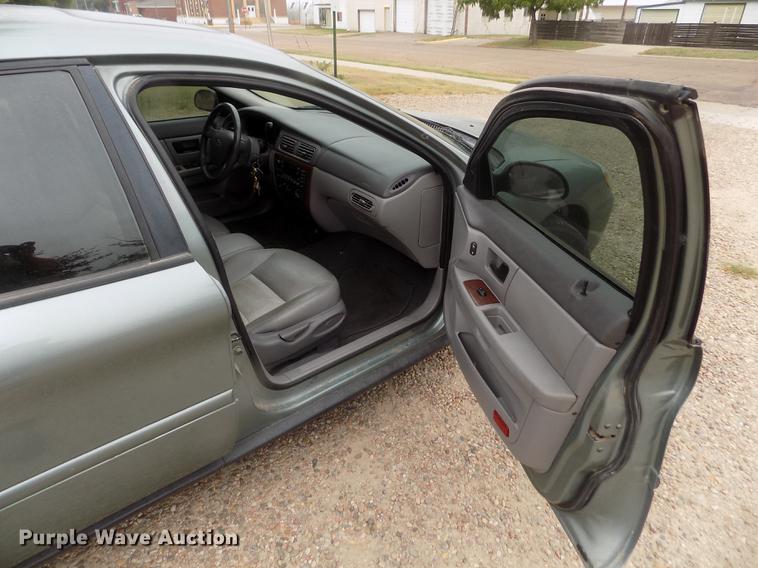 image for item DB9098 2005 Ford Taurus SEL