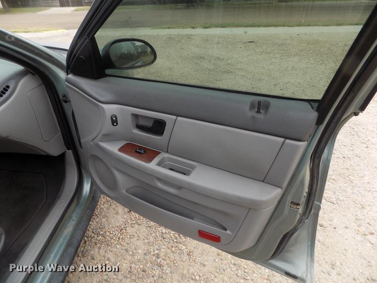 image for item DB9098 2005 Ford Taurus SEL