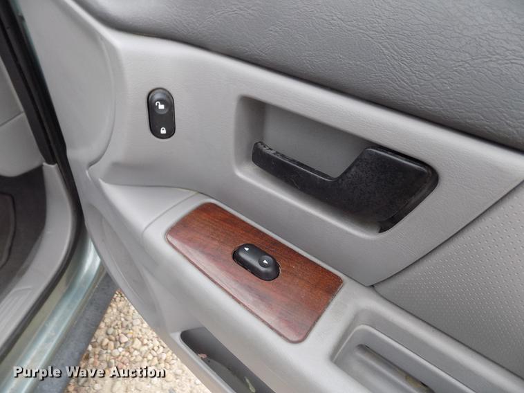 image for item DB9098 2005 Ford Taurus SEL