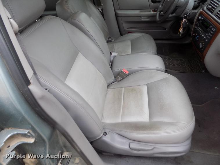 image for item DB9098 2005 Ford Taurus SEL