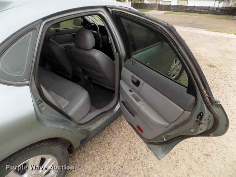 image for item DB9098 2005 Ford Taurus SEL