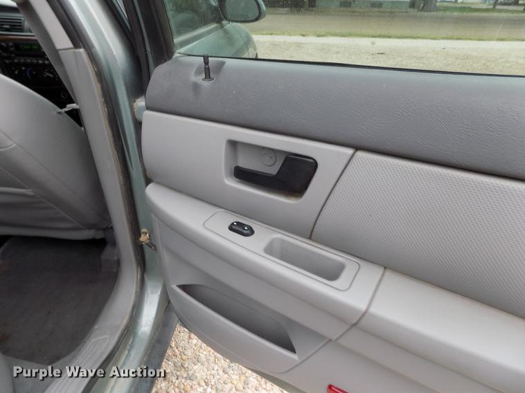 image for item DB9098 2005 Ford Taurus SEL