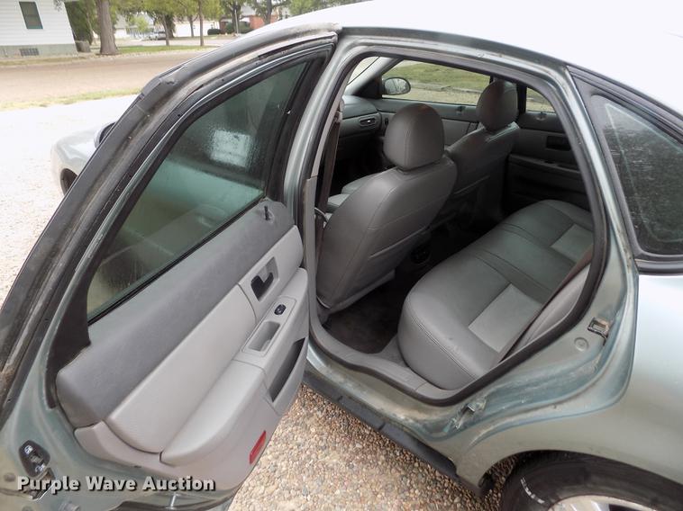 image for item DB9098 2005 Ford Taurus SEL