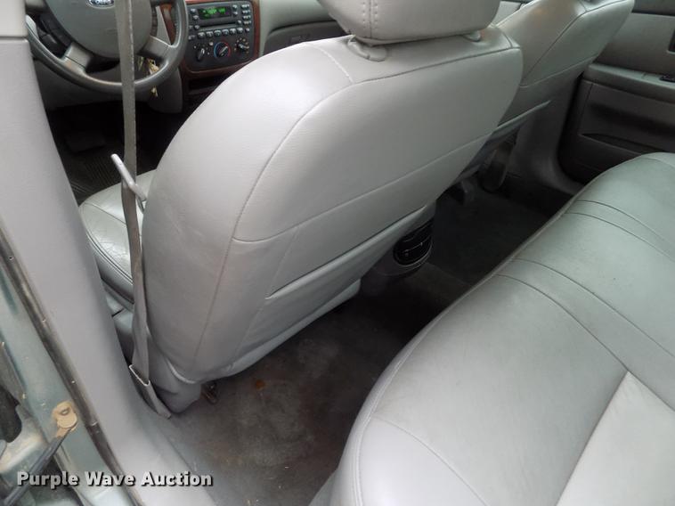 image for item DB9098 2005 Ford Taurus SEL