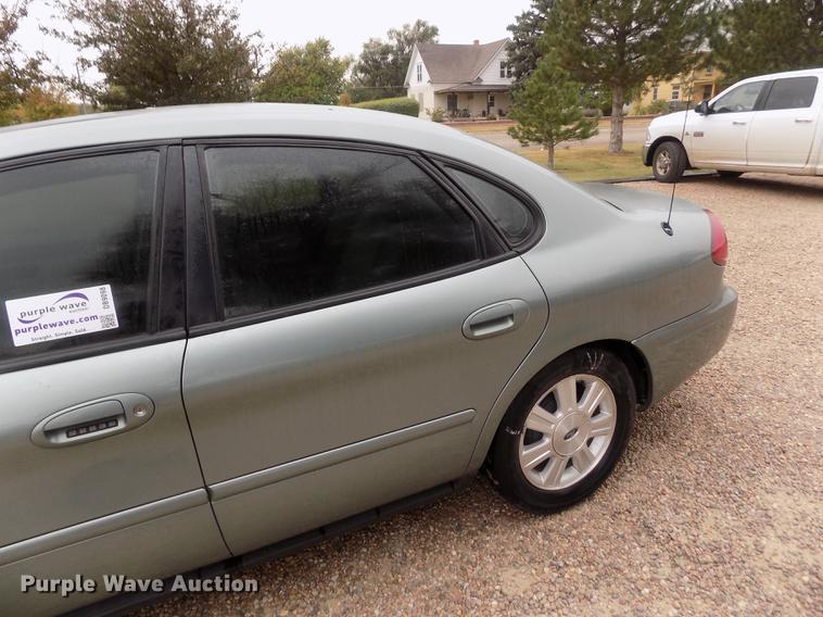 image for item DB9098 2005 Ford Taurus SEL