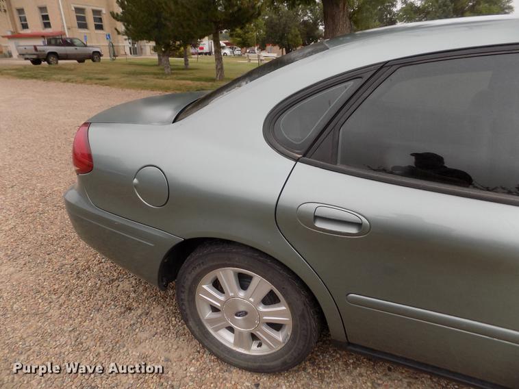 image for item DB9098 2005 Ford Taurus SEL