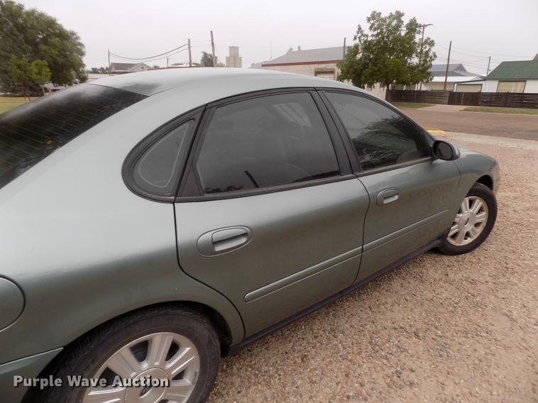 image for item DB9098 2005 Ford Taurus SEL