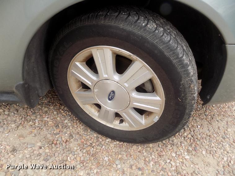 image for item DB9098 2005 Ford Taurus SEL