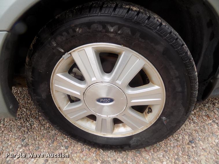 image for item DB9098 2005 Ford Taurus SEL