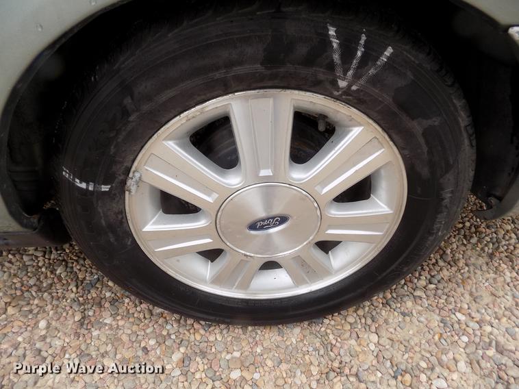 image for item DB9098 2005 Ford Taurus SEL