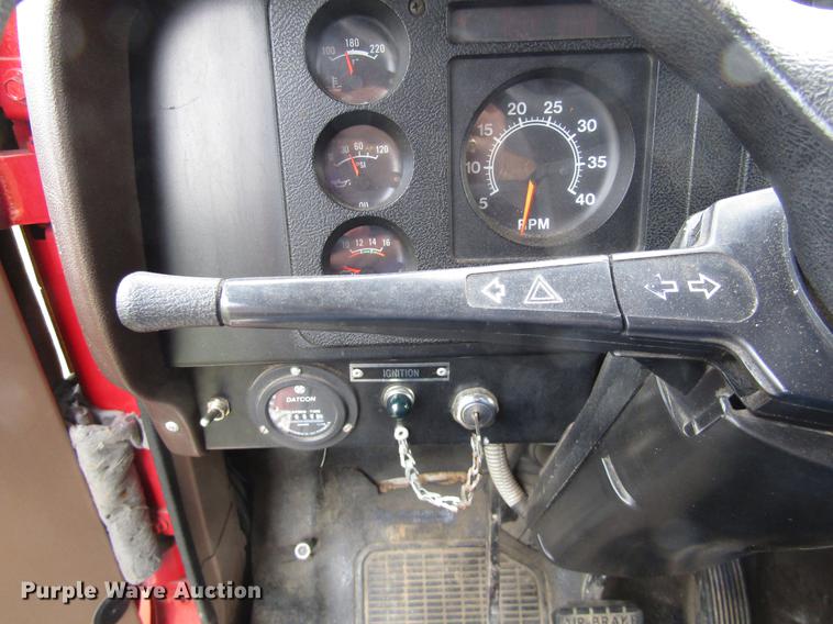 image for item DC0073 1984 International S1900 fire truck