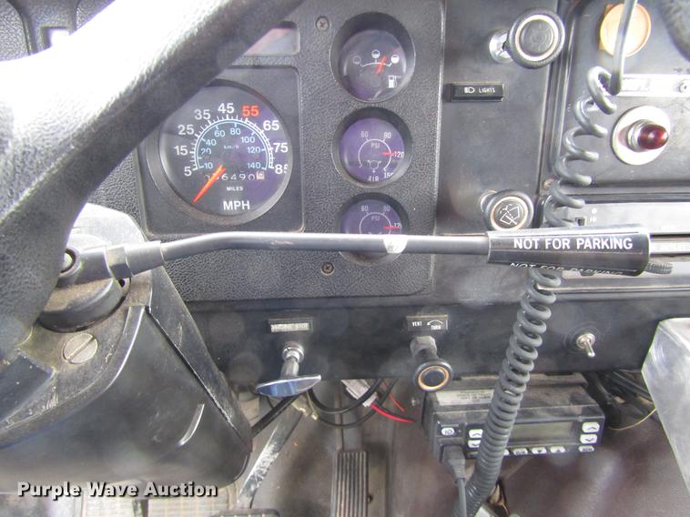 image for item DC0073 1984 International S1900 fire truck