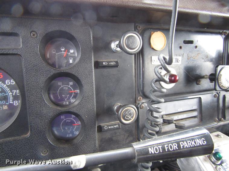 image for item DC0073 1984 International S1900 fire truck