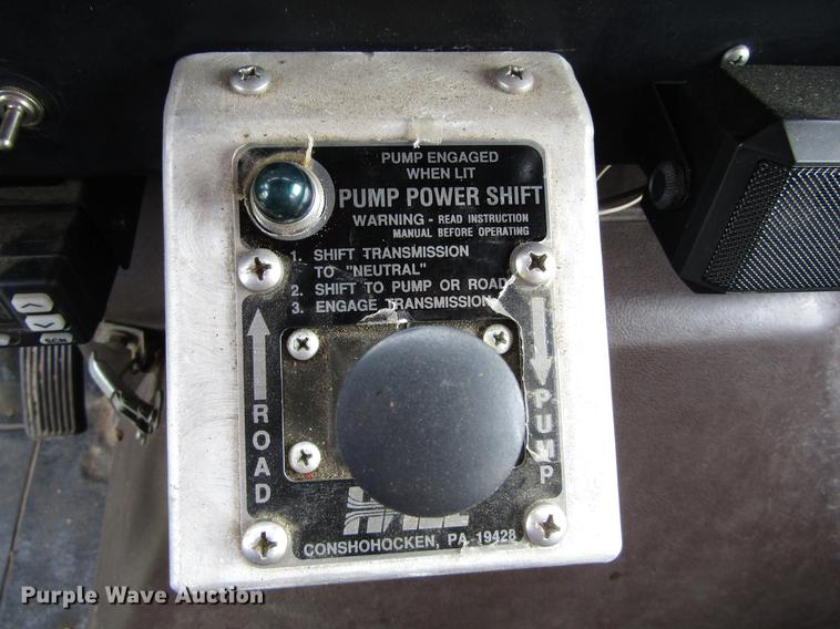 image for item DC0073 1984 International S1900 fire truck