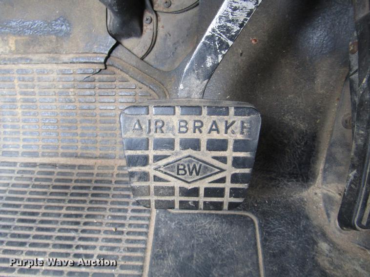 image for item DC0073 1984 International S1900 fire truck