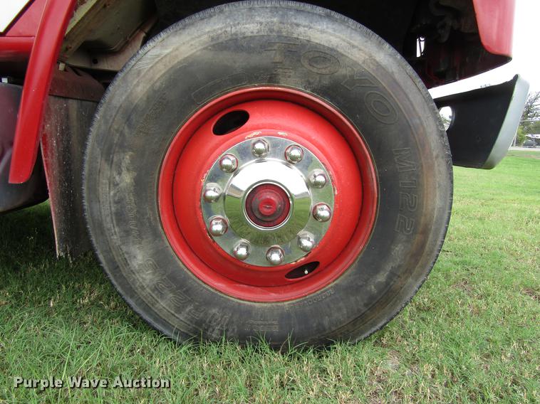 image for item DC0073 1984 International S1900 fire truck