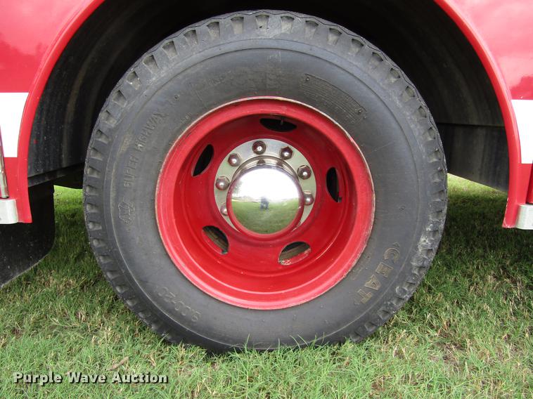 image for item DC0073 1984 International S1900 fire truck