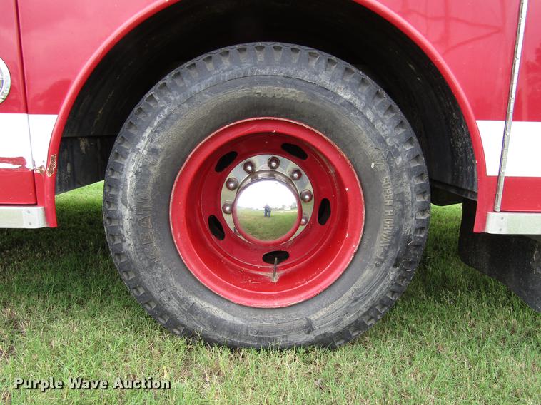 image for item DC0073 1984 International S1900 fire truck