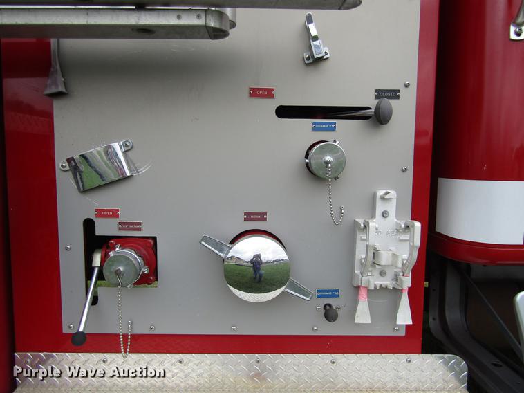 image for item DC0073 1984 International S1900 fire truck