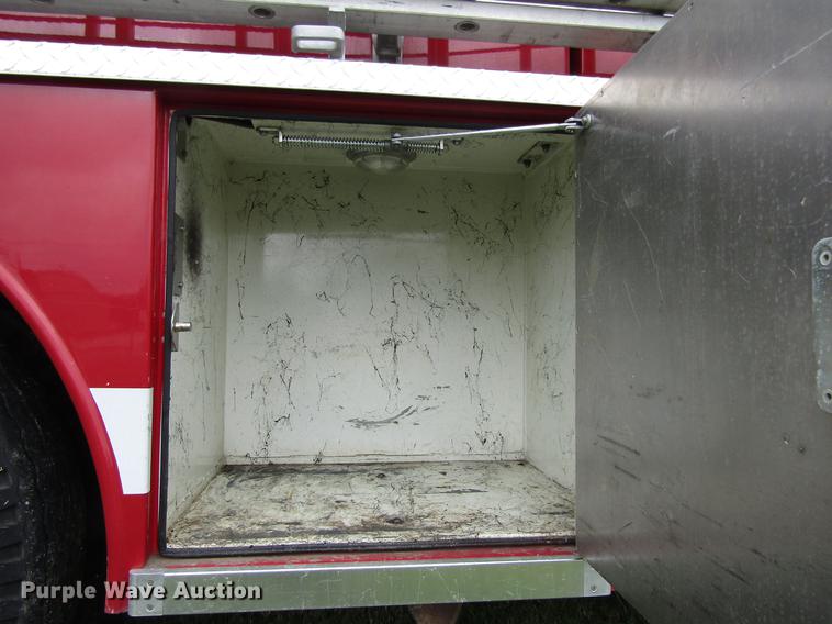 image for item DC0073 1984 International S1900 fire truck