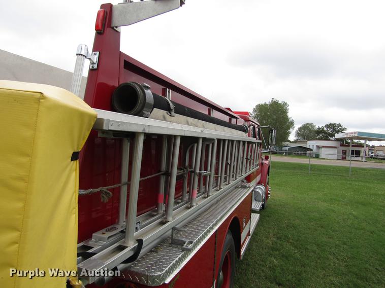 image for item DC0073 1984 International S1900 fire truck