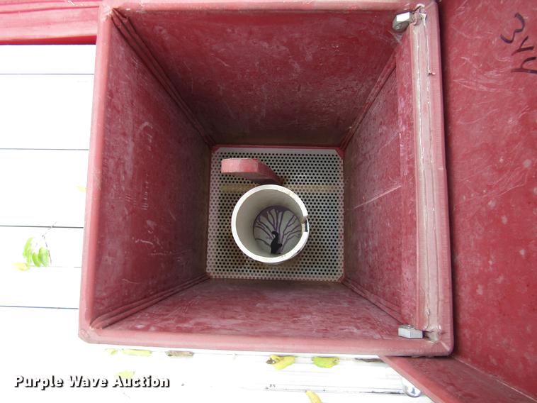 image for item DC0073 1984 International S1900 fire truck