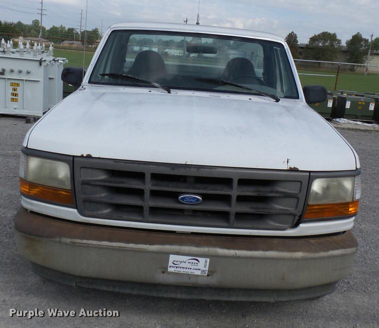 image for item DD2487 1994 Ford F150 pickup truck