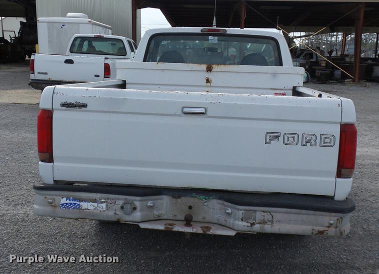 image for item DD2487 1994 Ford F150 pickup truck