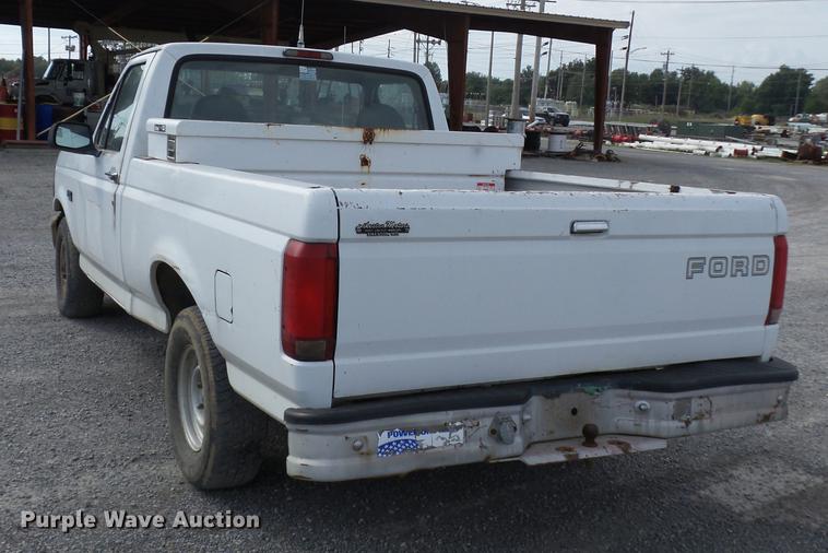 image for item DD2487 1994 Ford F150 pickup truck