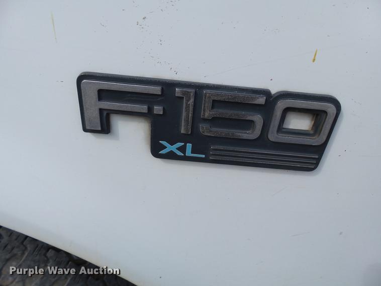 image for item DD2487 1994 Ford F150 pickup truck