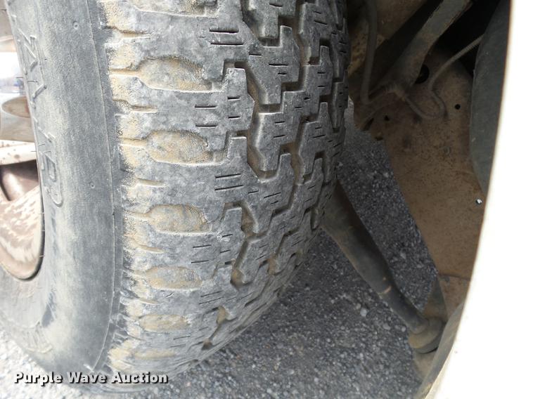 image for item DD2487 1994 Ford F150 pickup truck