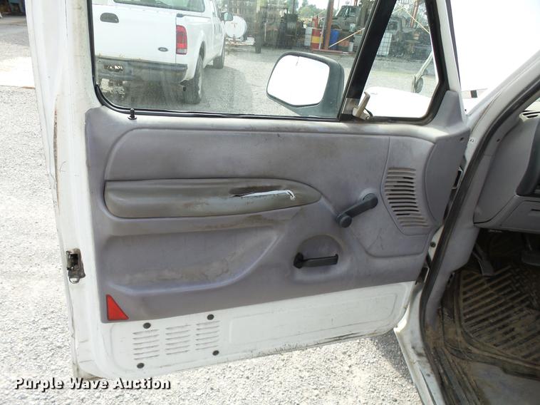 image for item DD2487 1994 Ford F150 pickup truck