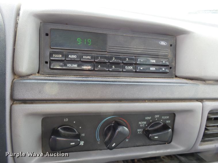 image for item DD2487 1994 Ford F150 pickup truck