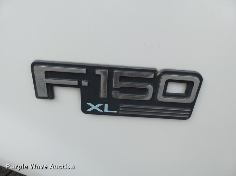image for item DD2489 1995 Ford F150 pickup truck