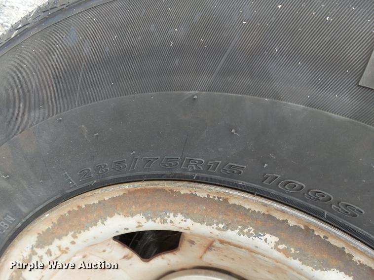 image for item DD2489 1995 Ford F150 pickup truck